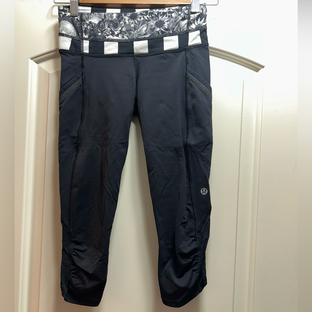 LULULEMON Run a Marathon Crop Leggings - Size 2